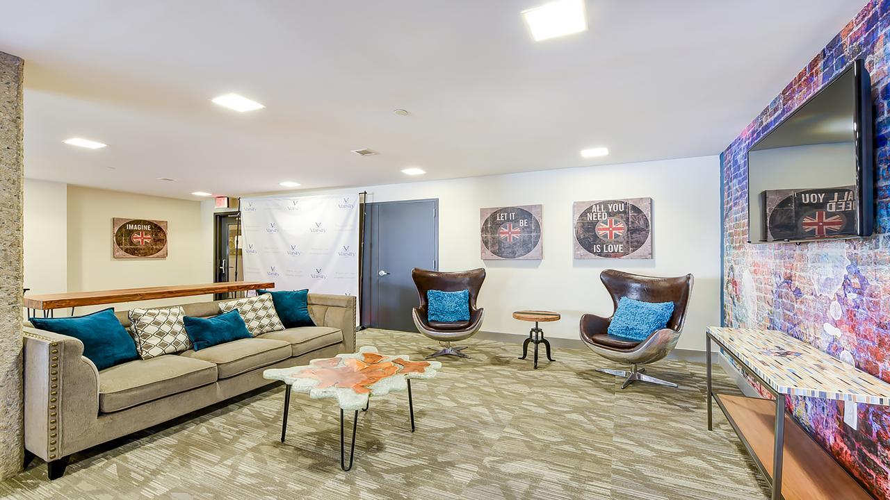 Stay Alfred At Varsity On K Washington Ngoại thất bức ảnh